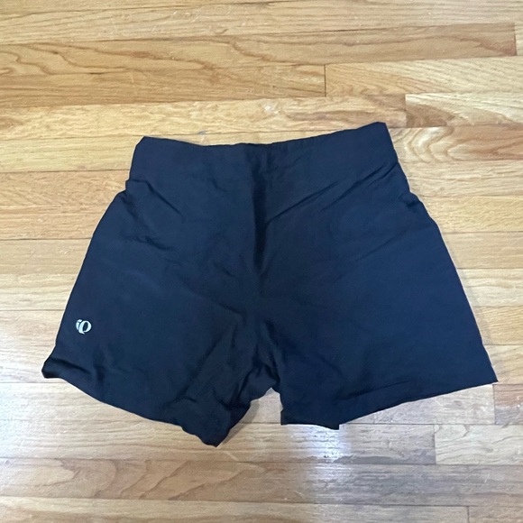 Pearl Izumi Pants - Pearl Izumi Women's Black Bike Shortswith separate padded liner.